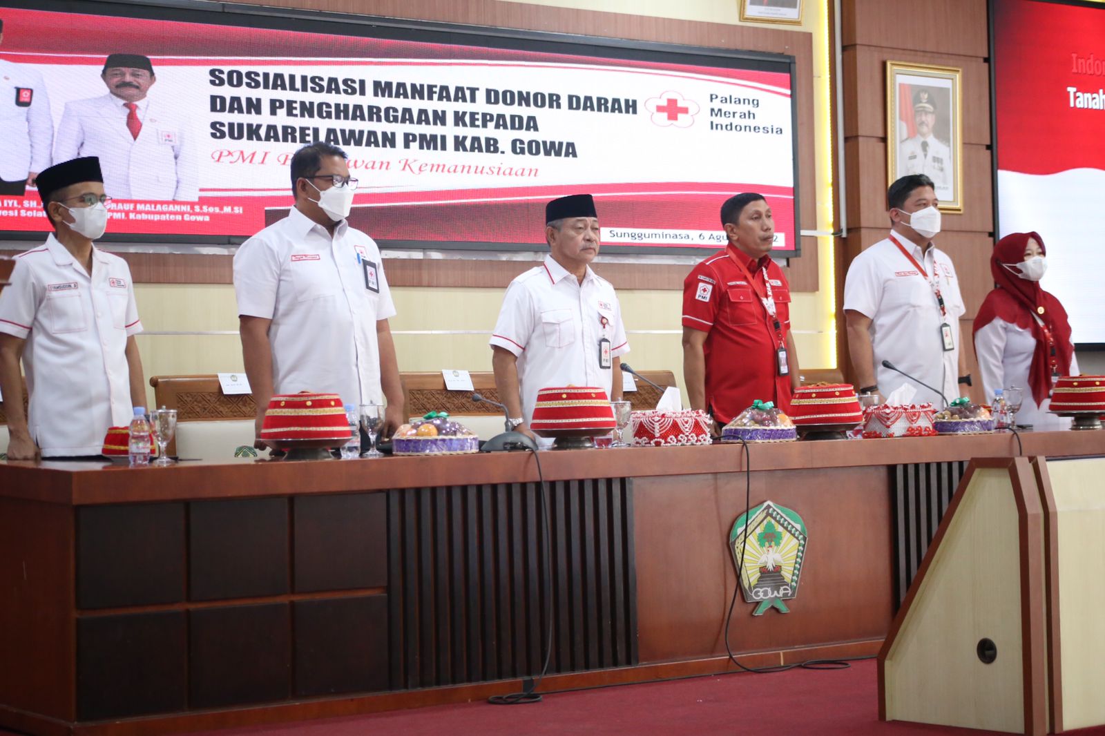 Ketua PMI Gowa Beri Penghargaan Untuk Kecamatan Dan Relawan Pendonor