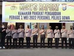 2 Personil Polres Gowa Terima Kenaikan Pangkat Pengabdian