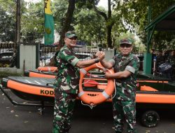 Danrem 064/MY Terima Dua Perahu Skiff Rescue Dari Pangdam III/Slw