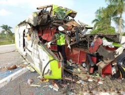 Bertambah Satu Lagi Korban Kecelakaan Bus Maut di Mojokerto Meninggal