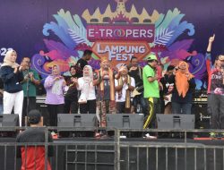 Bupati Lampung Timur M Dalam Rahardjo memberi sambutan dalam acara Social Healing Even E-TROOPERS LAMPUNG FEST