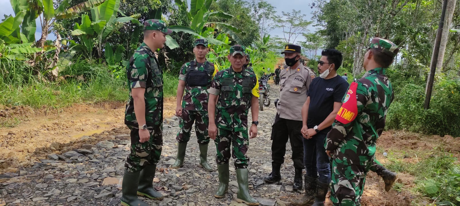 Tim Wasev Mabes TNI-AD Meninjau Lokasi Program TMMD ke -113 di Kecamatan Patia.
