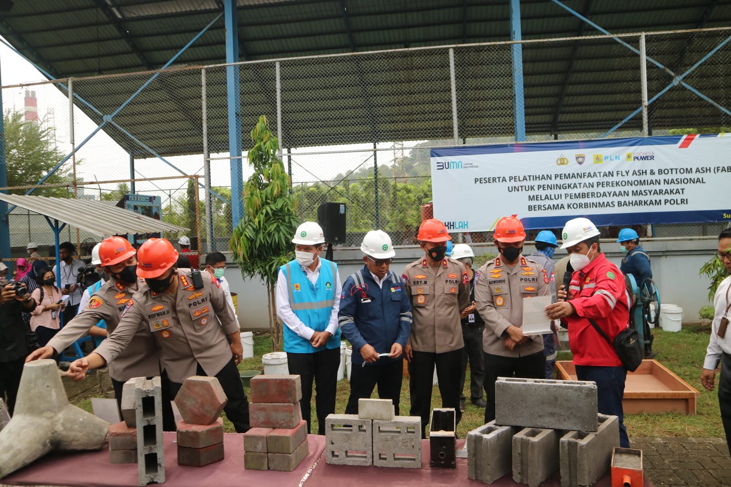 Dirbinmas Polda Banten Dampingingi Kakorbinmas Polri Buka Pelatihan Pemanfaatan FABA di PLTU Suralaya