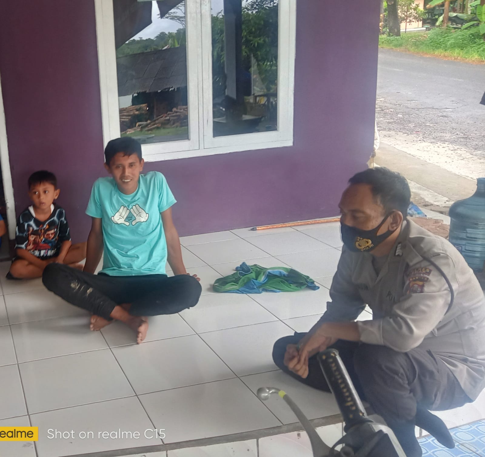 Sampaikan Kamtibmas Personel Polsek Bayah Polres Lebak Sambangi Warga Desa Bayah Barat