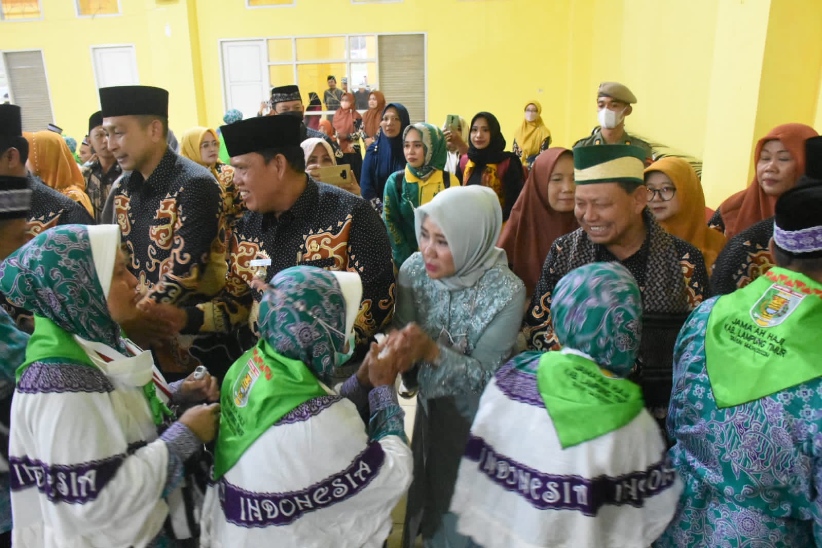 Bupati Lampung Timur M Dawam Rahardjo Memberi Sambutan dan dilanjutkan melepas Pemberangkatan Calon Jamaah Haji Kabupaten Lampung Timur Tahun 2022 Aula Islamic Center