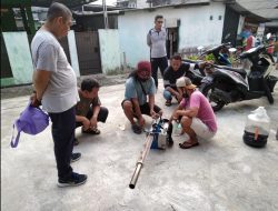 KETUA RT 002 Rw 014 Kel. Jatiwaringin LAKUKAN FOGGING untuk mencegah DBD