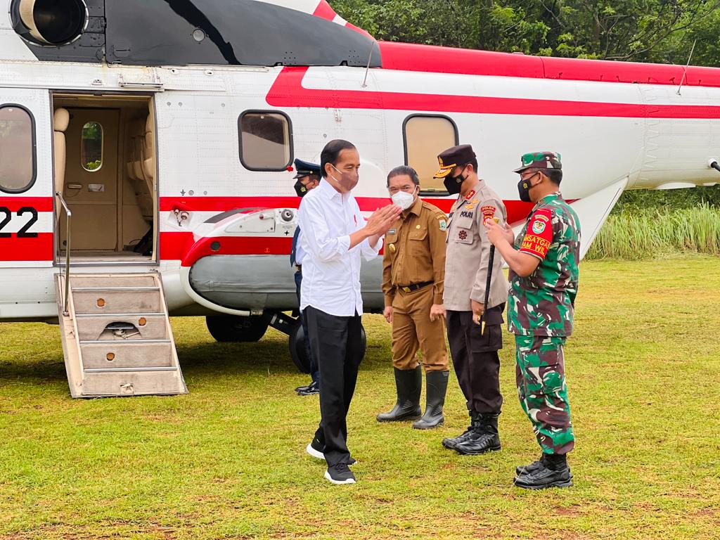Danrem 064/MY bersama Pj Gubernur dan Kapolda Banten sambut Kedatangan Presiden Joko Widodo di Prov Banten