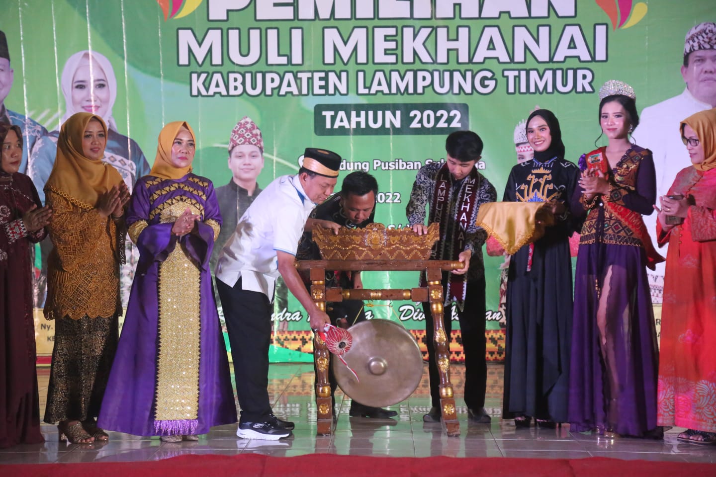 Bupati Lampung Timur M. Dawam Rahardjo Memberi Sambutan Dalam Acara Grand Final Pemilihan Muli Mekhanai Lampung Timur