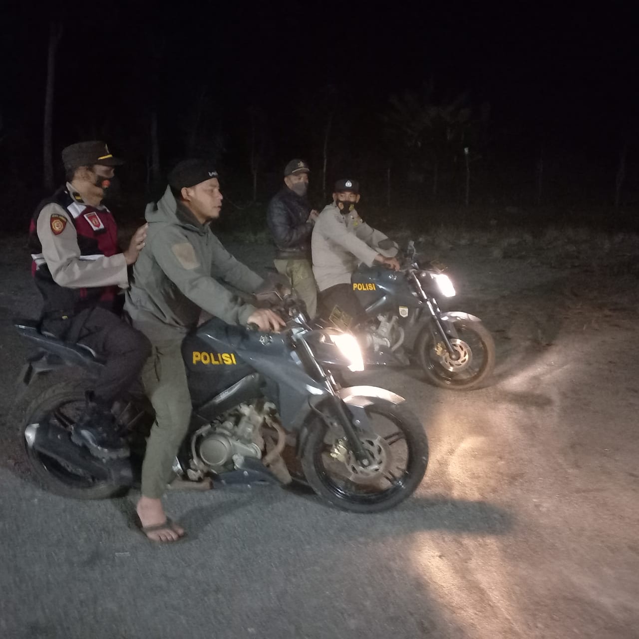 Giat patroli gabungan TNI Polri dan Satpol PP cegah kriminalitas pada malam hari.