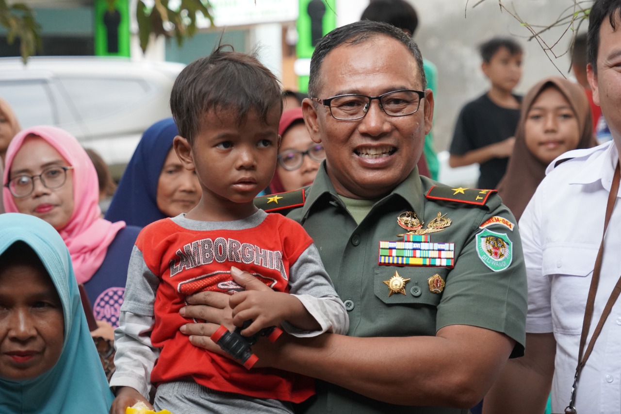 Jenderal TNI Dudung Abdurachman Jadi Bapak Asuh Anak Stunting, Danrem 064/MY Saksikan dari Banten
