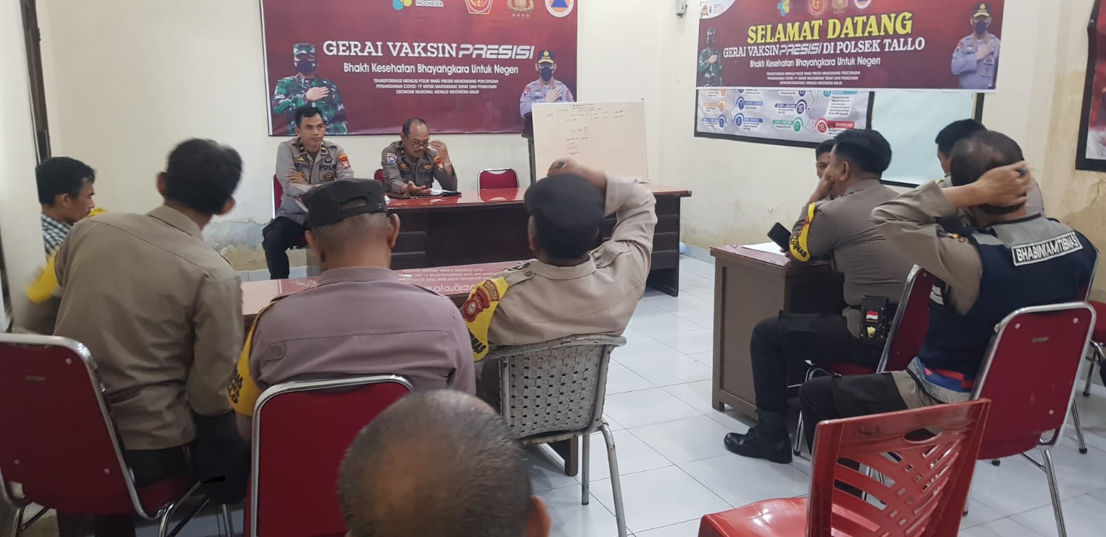 Kanit Binmas Polsek Tallo Polrestabes Makassar Kumpulkan Para Bhabinkamtibmas. Ini Penyampaiannya