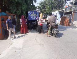 KT Kelurahan Jombang Wetan Gelar Kegiatan  Jumat berkah “Dengan Membagikan 100 Nasi Box Kepada Masyarakat