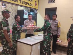 Hari Bhayangkara Ke-76, Danramil Beri Kejutan Kue Ultah ke Polsek Sanggau Ledo