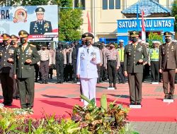 Danrem 051 Wijayakarta di Puncak Perayaan HUT Bhayangkara ke 76 Berikan Penghargaan