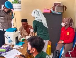 Personil Polsek Warunggunung Monitoring Vaksinasi Massal Booster, di desa Sukarendah Kecamatan warunggunung