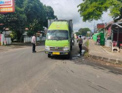 Personil Polsek Warunggunung Polres Lebak Melaksanakan Pengaturan Lalu Lintas dipagi hari