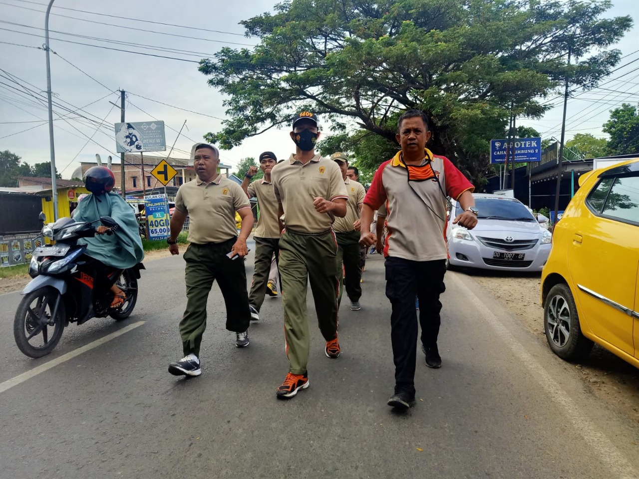 Pererat Sulaturahmi, Personel Polsek Bontonompo Dan Koramil Gelar Olahraga Bersama