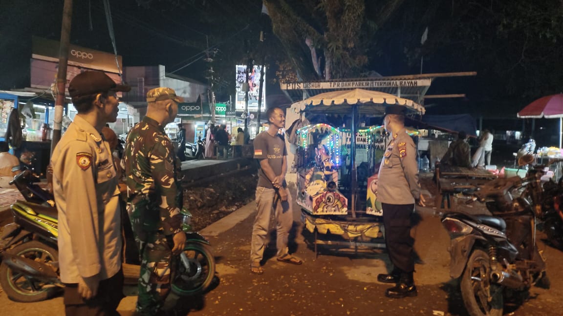Kapolsek Bayah Polres Lebak Pimpin Langsung Patroli Gabungan KKRYD di Wilayah Kecamatan Bayah