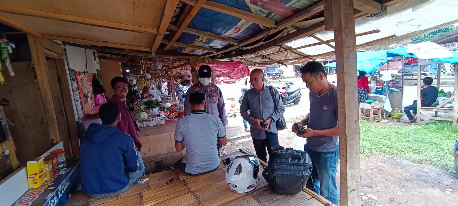Polsek Warunggunung Polres Lebak Melaksanakan Kegiatan Operasi Pekat Maung 2022 di Wilayah Kecamatan Warunggunung