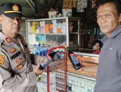 Kapolsek Bayah Polres Lebak Pimpin Operasi Pekat I Maung 2022 Jelang Hut Kemerdekaan RI ke 77, Sita Botol Miras Berbagai Jenis Merek