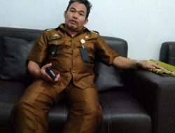 Mahasiswa/mahasiswi KKN Seta Kades Mandalle Sambut Persiapan Hut RI Ke-77