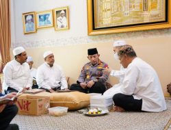 Takziah ke Rumah Duka Habib Zen Bin Umar, Kapolri: Beliau Saya Anggap Ayah Sendiri 