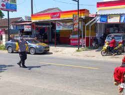 Personil Polsek Warunggunung Polres Lebak,Melaksanakan Pengaturan Lalulintas Antisipasi kemacetan