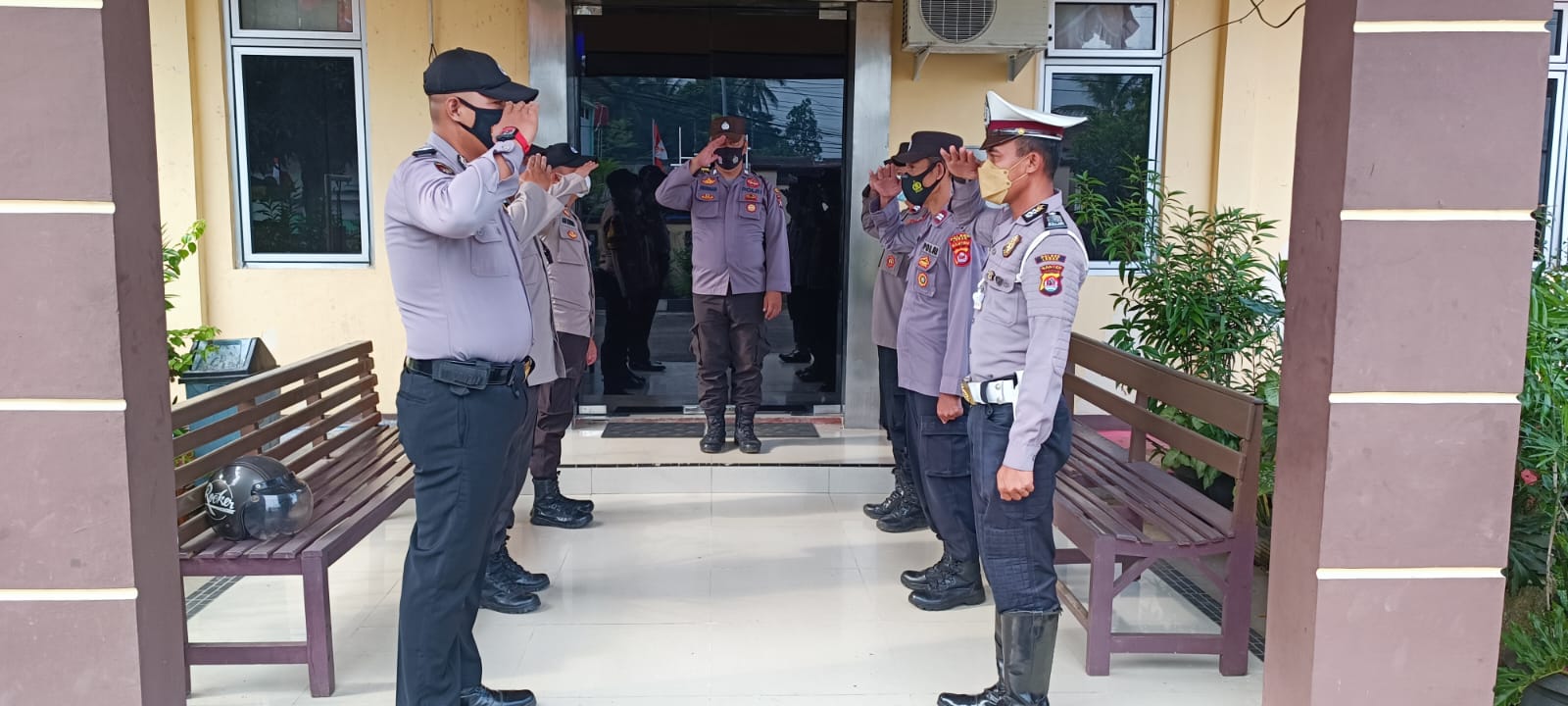 Personil Polsek Warunggunung Polres Lebak Melaksanakan Serah Terima Jaga Mako