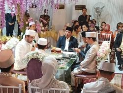 Ustad Da’ ad Latif jadi saksi Nikah Putra Pertama Bupati Way Kanan dr Raden Rachmad Aditya .S.Ked