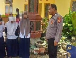 Temukan Pelajar Bolos Sekolah, Bhabinkamtibmas Kelurahan Mata Allo Gowa Berikan Himbauan