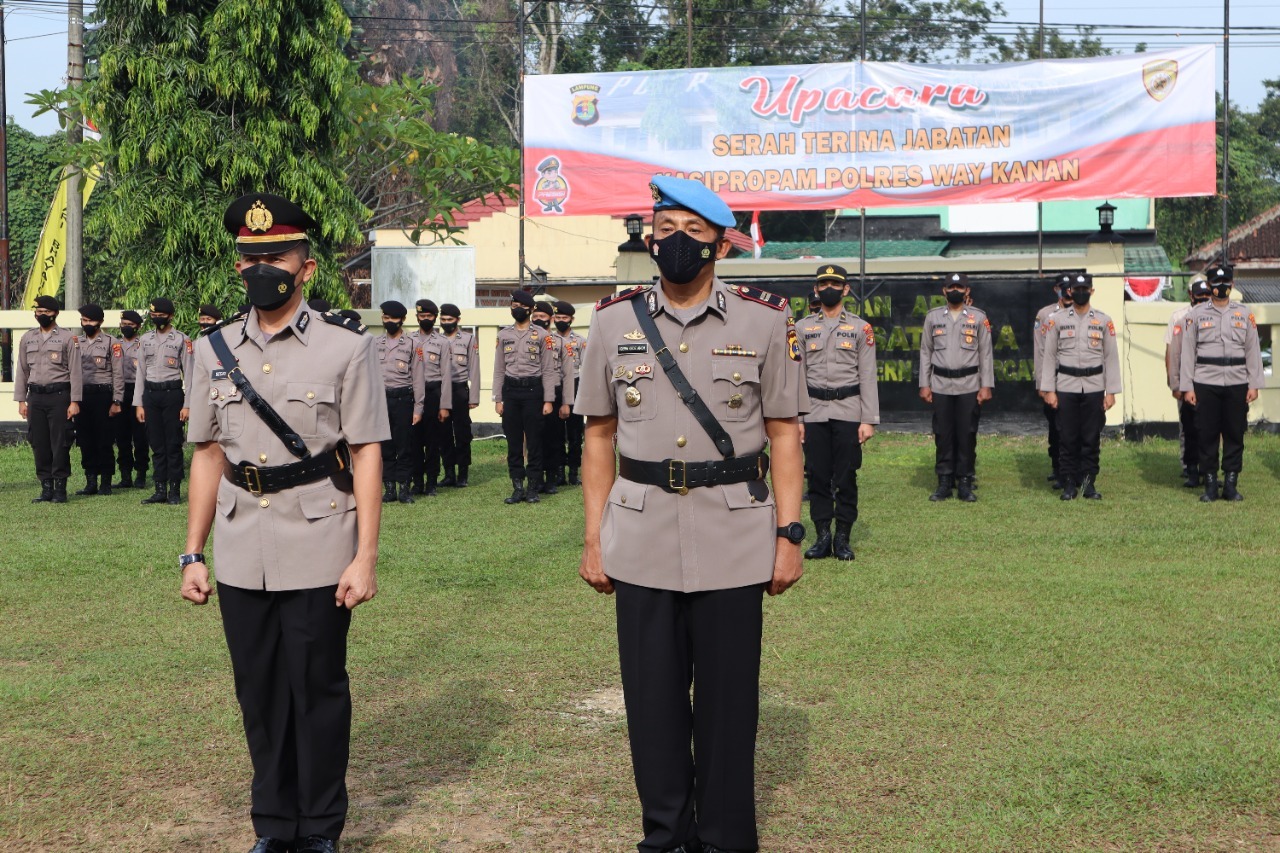 Polres Way Kanan Gelar Upacara Sertijab Kasipropam 