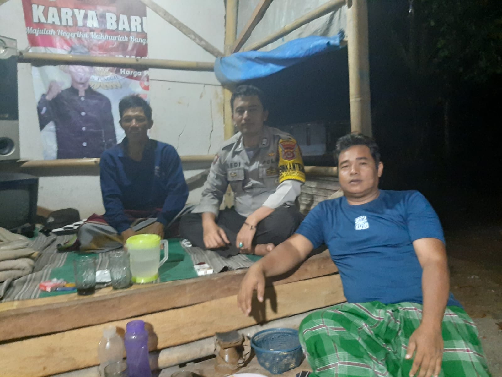 Personil Polsek warunggunung Polres Lebak Giat Patroli untuk Antisipasi 3 C ( Curas,Curat dan Curanmor ) di Desa Pasirtangkil Warunggunung