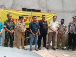 Kapolsek warunggunung Polres Lebak Beserta Forkopincam mendampingi Satpol PP Kabupaten Lebak Menutup Sementara Tempat Hiburan.