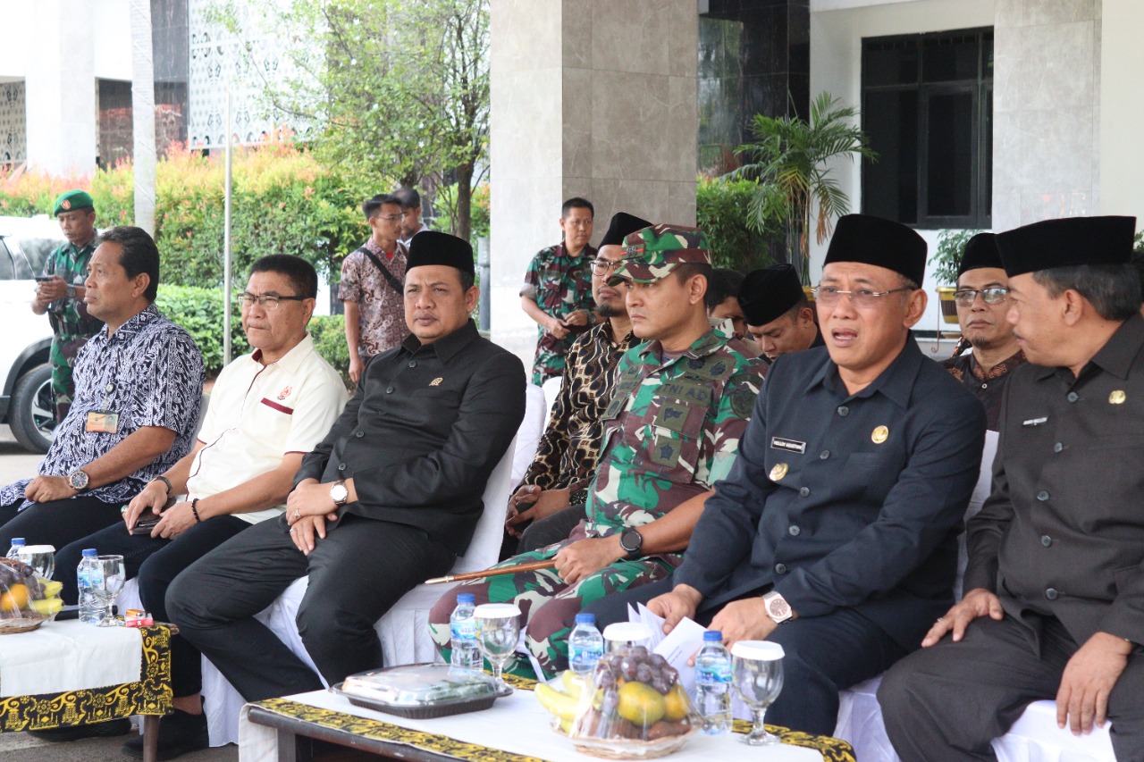 Dandim 0623/Cilegon Melepas Tim Sepakbola Liga Santri Kota Cilegon Untuk Bertanding Di Tingkat Nasional.