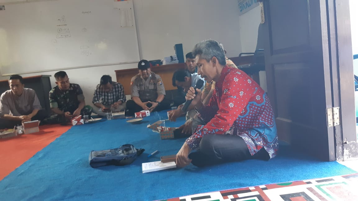 Kanit Binmas Polsek Cijaku Polres Lebak Hadiri Rapat Loka Karya Mini Tingkat Kecamatan Cijaku.