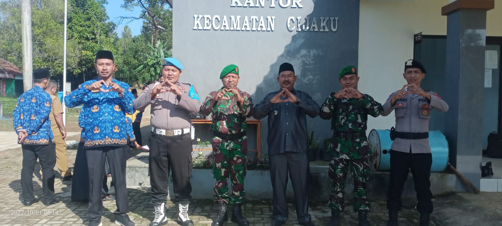 Personil Polsek Cijaku Polres Lebak Laksanakan Upacara Peringatan hari Kesaktian Pancasila Di Kecamatan Cijaku.