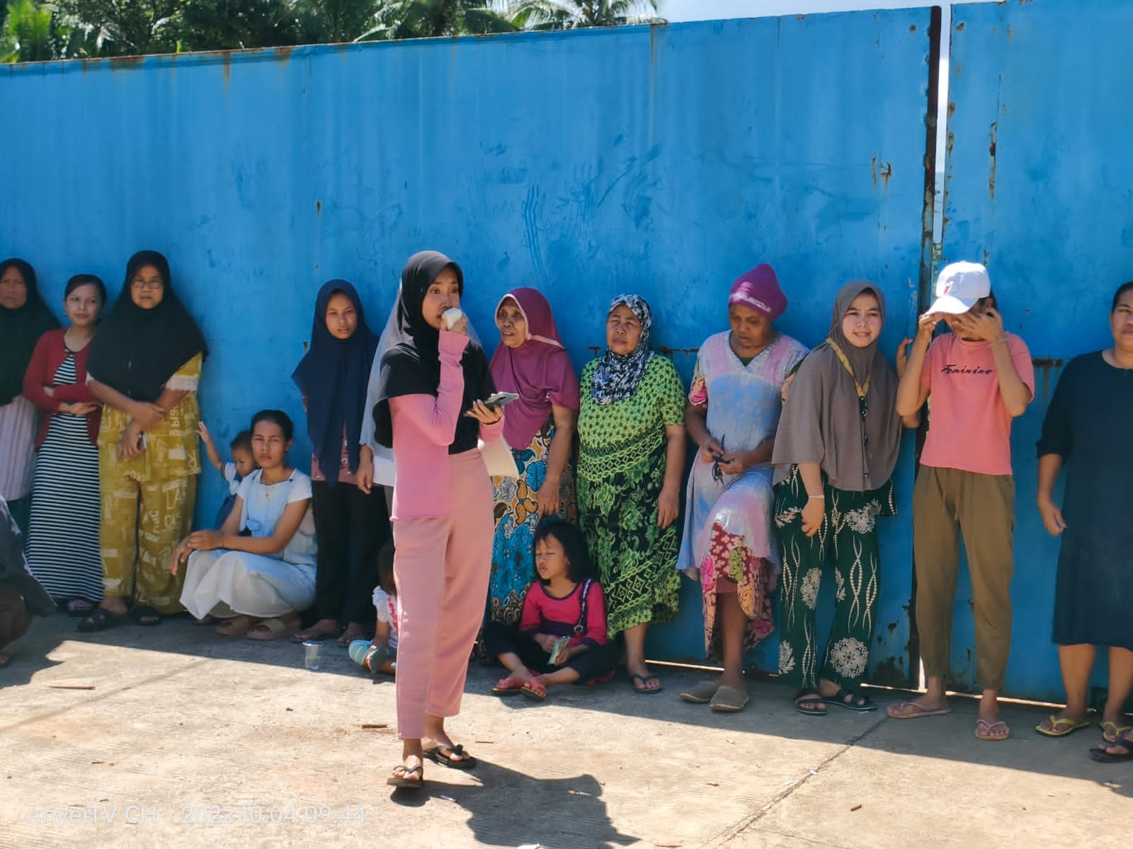 Selama 7 Tahun Masyarakat Mengeluhkan Air Bersih Di Kernakan Sungai Di Bendung Oleh Pihak Prusahan (KTI)