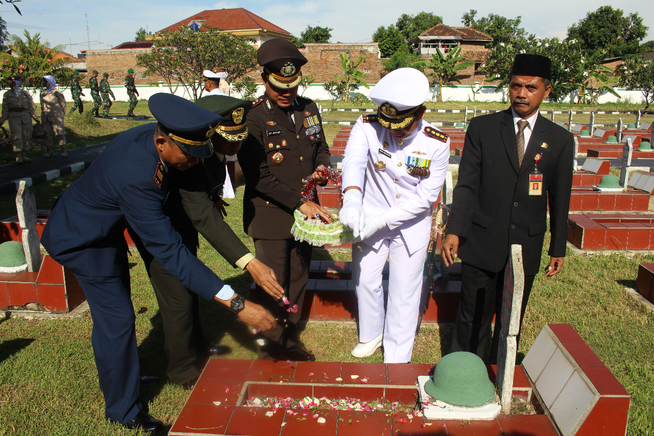 Sambut HUT TNI Ke 77, Korem 064/MY Gelar Ziarah Nasional dan Do’a Bersama