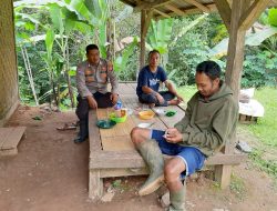 Anjangsana dan Bangun Sinergitas Kanit Binmas Polsek Bayah Polres Lebak Sambangi Warga Masyarakat Desa Cisuren