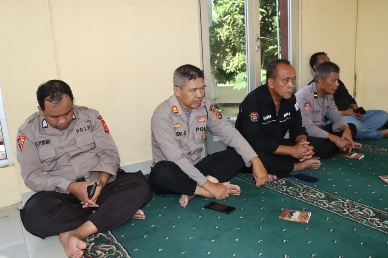 Keutamaan Membaca Sholawat Nabi, Kapolres Lebak Polda Banten Pimpin Ngaji Bareng Kapolres