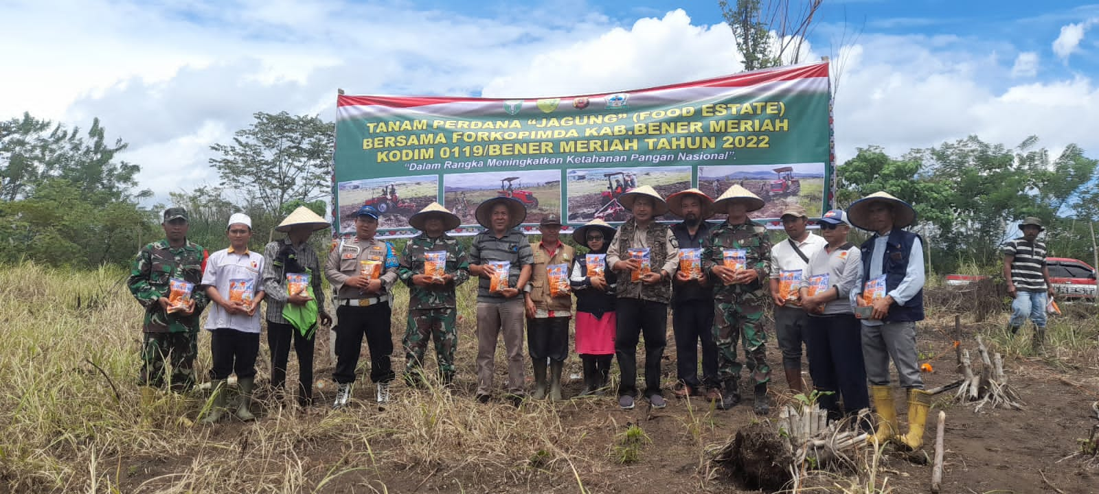 Dongkrak Hanpangan, Kodim 0119/BM Bersama Forkopimda Tanam Jagung Perdana