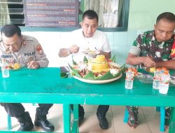 Danramil Menerima Ucapan Selamat HUT TNI Ke 77 Dari Kapolsek Somba Opu.