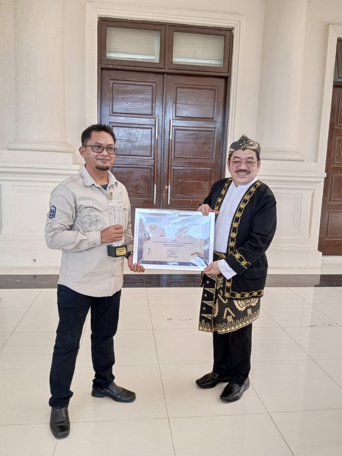 KHAERUDIN DIREKTUR MBS TERIMA PENGHARGAAN JUARA 1 PARIWISATA SE-BANTEN