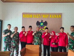  DPC PDI-P Way Kanan Berkunjung sulaturahmi serta  Berikan Tumpeng HUT ke-77 diKodim 0427 Way Kanan