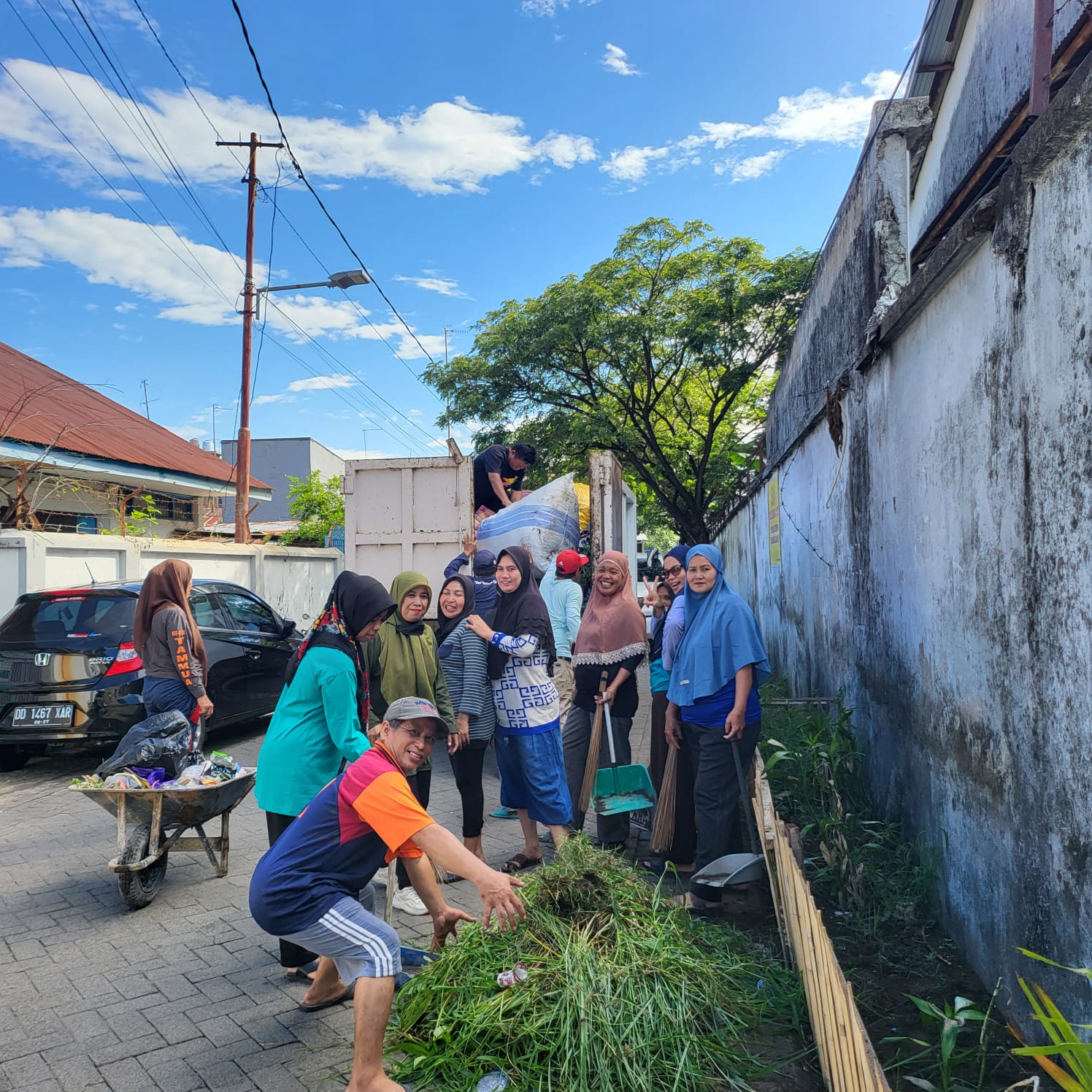 Kelurahan Tammua Kecamatan Tallo Rutin Mengadakan Sabtu Bersih