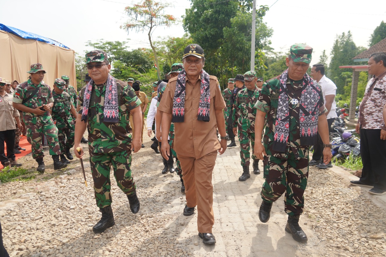 Danrem 064/MY Dampingi Kasdam III/Siliwangi TMMD ke-115 Kodim 0602/Serang