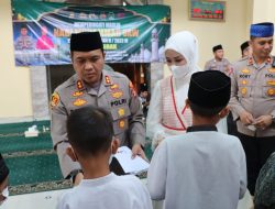 Kapolres Lebak Santuni Anak Yatim Pada Peringatan Maulid Nabi Muhammad Saw di Masjid Al Fitrah