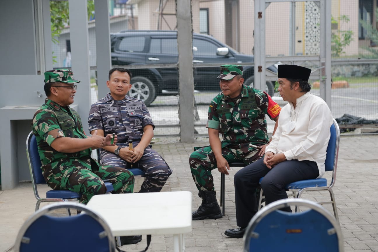 Danrem 064/MY Bersama Pj. Gubernur Banten Sambut Kedatangan Wapres Di Tanara