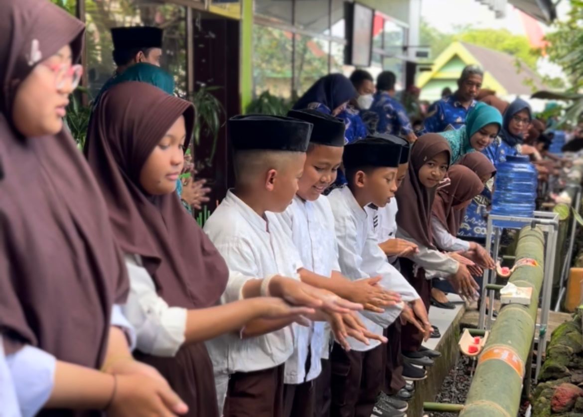 Ketua PKK Gowa Edukasi Pentingnya Cuci Tangan Memakai Sabun