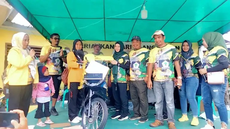 Jalan sehat HUT Golkar 58 Bangka Barat,Dorprize Sepedamotor Honda